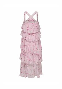 Rózsaszín virágmintás, réteges felsőruha keresztpántos vállpántokkal, réteges fodrokkal és könnyű anyaggal, melyen kis virágminták találhatók.