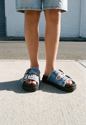 Buffalo, RAYA ARI STUD - Muiltjes - light blue