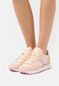 Saucony JAZZ ORIGINAL - Sneakers basse - apricot/pink