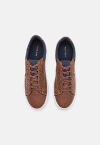 Pier One Tenisice - brown