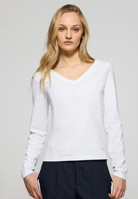 SINGLE V NECK BLOCK TRACY - Camiseta de manga larga - white