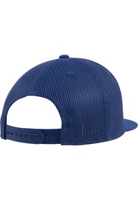 Blå snapback caps med mesh-design, stiv front og justerbar plastrem. Glatt tekstur med pustende paneler bak.