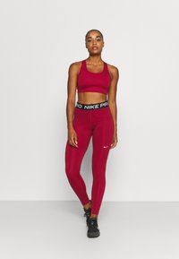 Nike Performance 365 - Leggings - pomegranate/black/white
