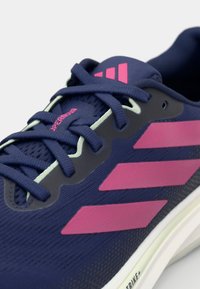 adidas Performance SUPERNOVA RISE 2 - Tenisice za cestovno trčanje - halo silver/shock pink/dark blue