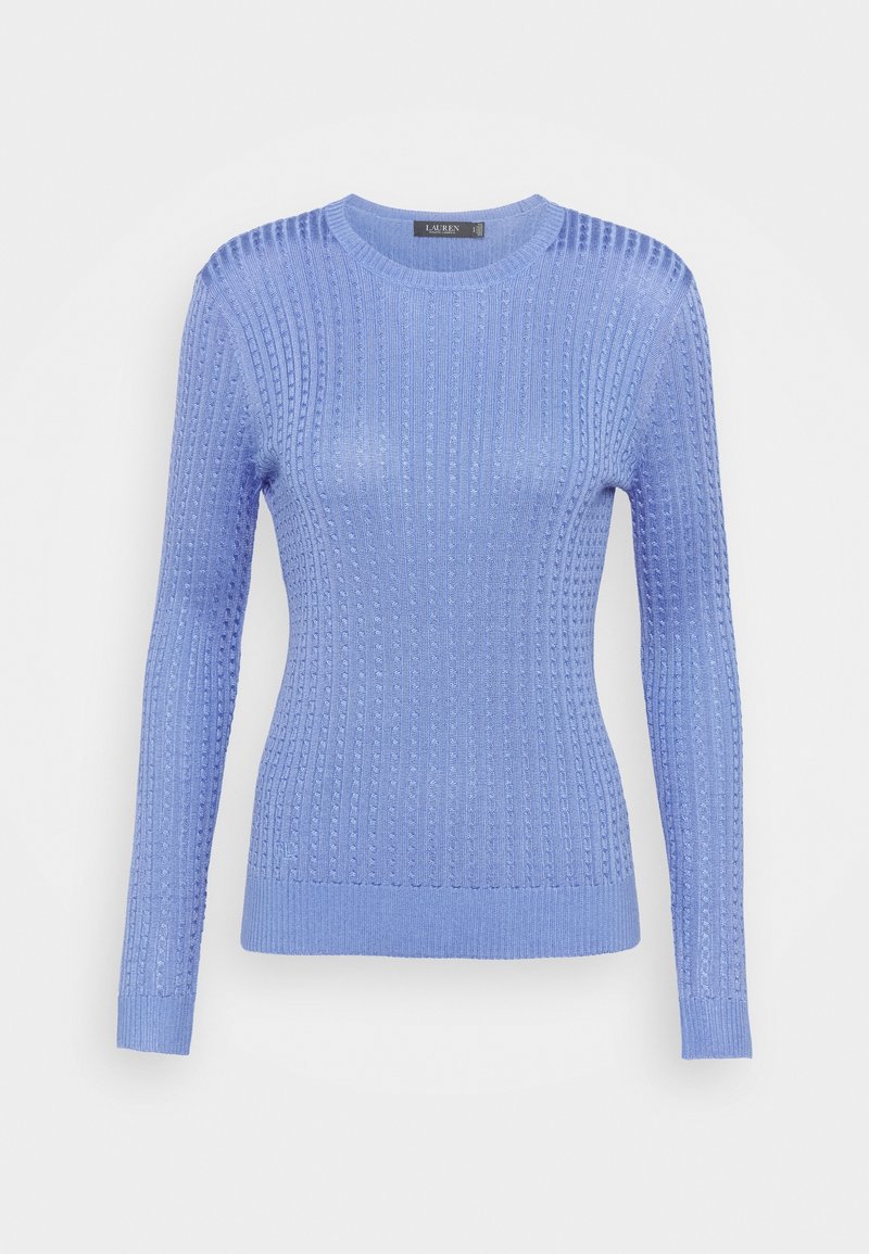 Pull en tricot bleu avec texture côtelée, manches longues et col rond. Le matériau semble doux avec un léger éclat.