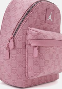 Jordan JAN MONOGRAM MINI BACKPACK UNISEX - Matkakott - pink glaze
