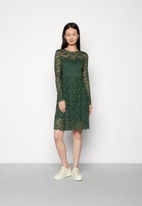 VILA VIKALILA DRESS - Kokteiļkleita/ballīšu kleita - pineneedle
