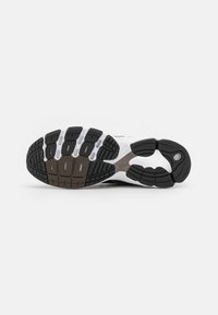 adidas Originals ASTIR - Sapatilhas - brown/simple brown
