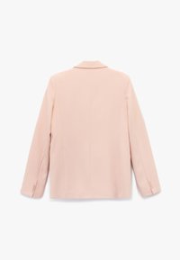 Lys rosa blazer med en glat tekstur, notched revers, enkelt knapmanchetter og en skræddersyet pasform. Bagansigt med rene linjer og minimal detaljering.