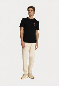 U.S. Polo Assn. KURZARM REITER - Camiseta estampada - schwarz