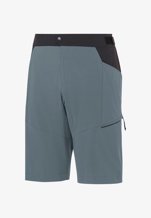 Pantaloni corti da uomo in tessuto blu-grigio chiaro con una vita nera. Le caratteristiche includono tasche laterali, una tasca con zip e un design testurizzato.