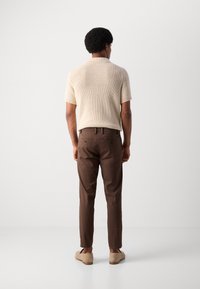 Lindbergh DRAWSTRING PANTS - Pantaloni - deep brown