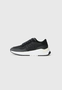 Unselected, black