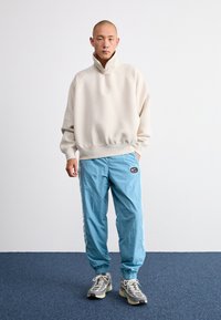 Nike Sportswear Sweatshirt - light orewood brown