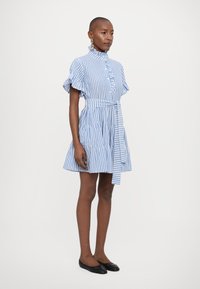 MILLE VIOLETTA DRESS - Tričkové šaty - blue