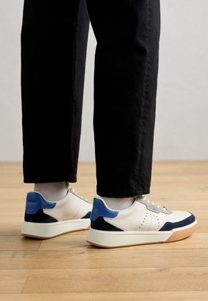 STREET COURT M - Sneaker low - marine/white/virtual