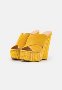 Guess TEISHA - Mules de salto - yellow