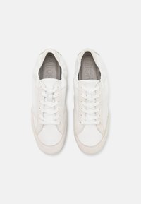 MICHAEL Michael Kors SUSIE TRAINER - Sneakers - optic white