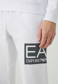 Thumbnail Image 5