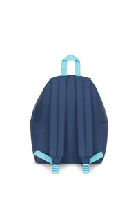 Marineblauer Rucksack mit hellblauen Trägern und Akzenten. Verfügt über zwei Seitentaschen und einen oberen Griff. Glatte Stoffstruktur.