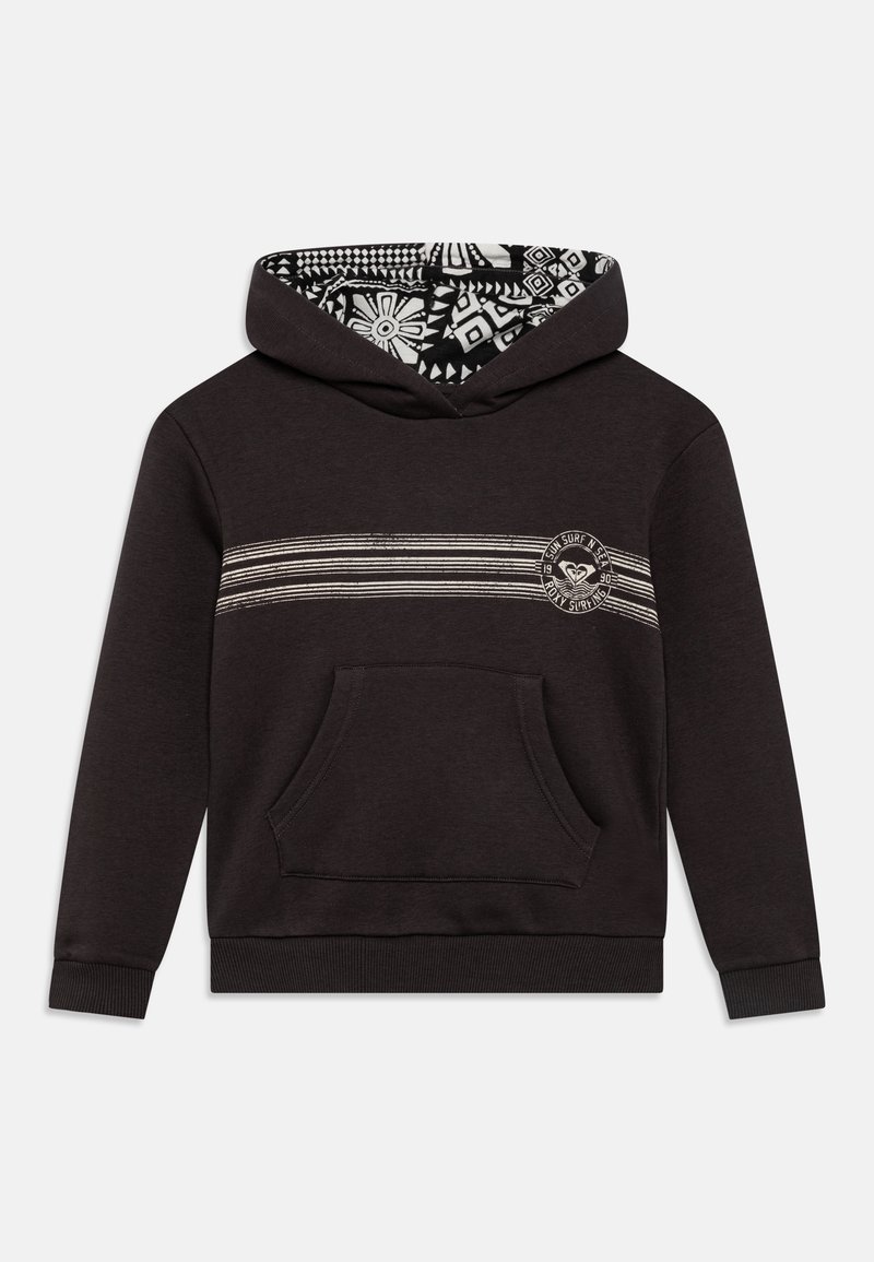 Sweat à capuche noir avec des rayures horizontales blanches et un logo circulaire sur la poitrine, poche avant kangourou, et doublure de capuche noire et blanche à motifs.