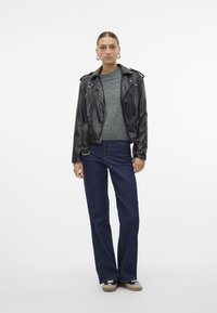 Vero Moda VMDEMIFIE SHORT COATED JACKET - Dirbtinės odos striukė - black
