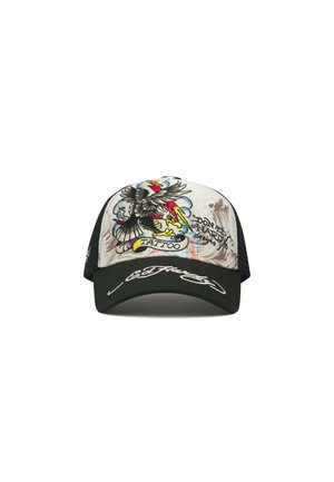 Czapka z daszkiem z grafiką orła w stylu tatuażu, kolorowymi błyskawicami i tekstem "Don Ed Hardy de Bans" na przodzie, czarną siateczką z tyłu oraz białym podpisem na daszku.