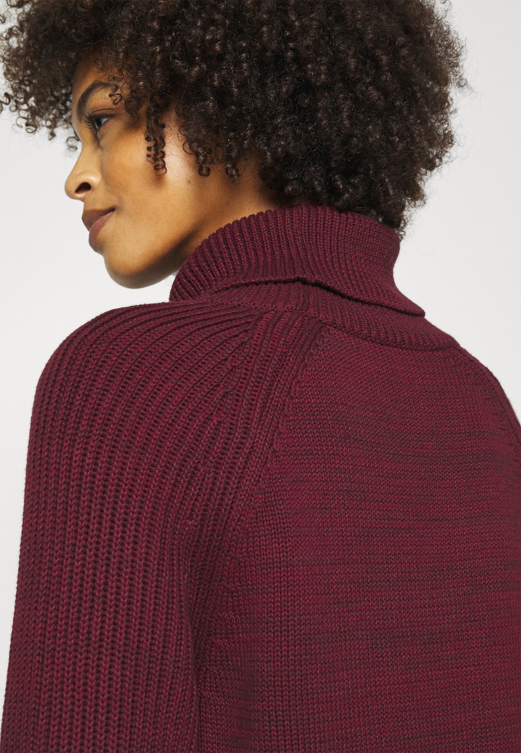 gap turtleneck mens