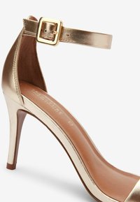 Next SIGNATURE LEATHER MID HEEL SANDALS - Sandali con tacco - gold