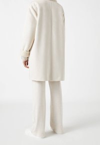 PULL&BEAR Płaszcz zimowy