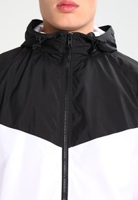 Urban Classics Windbreaker - white