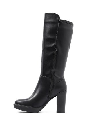 Stivali neri in pelle al ginocchio con una texture liscia, cerniera laterale e tacco spesso, caratterizzati da una punta arrotondata e un design minimalista.