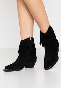 Billi Bi Kovbojské/motorkářské kotníkové boty - black