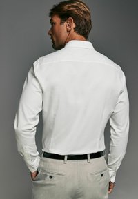 Next TEXTURED TRIMMED SINGLE CUFF - Cămașă - white