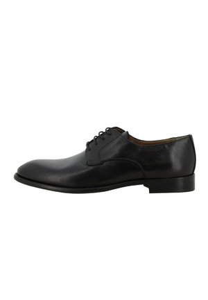 Scarpa da uomo elegante in pelle nera con lacci, tacco basso e punta arrotondata, mostrata di profilo su sfondo bianco.