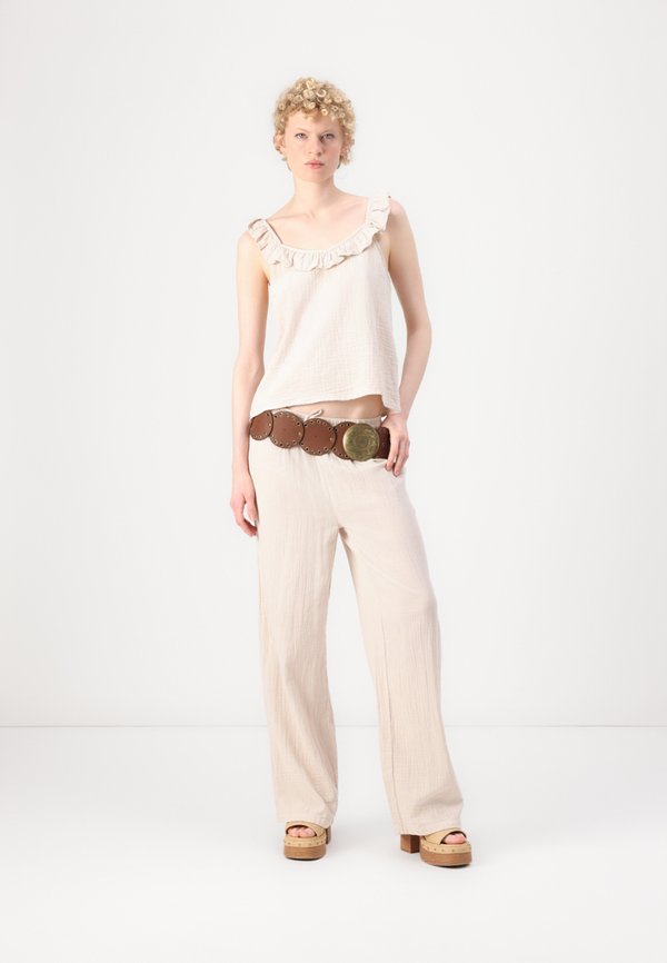 PCSASTINA WIDE  - Trousers - silver gray4