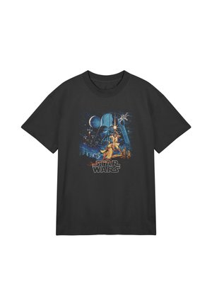 Czarny bawełniany t-shirt z kolorową grafiką przedstawiającą bitwę kosmiczną z ikonicznymi postaciami oraz napisem "STAR WARS" u dołu.