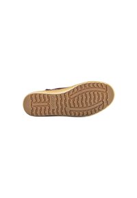 Semelle de chaussure en caoutchouc marron avec une surface texturée. Elle présente un motif de grip en zigzag et le nom de la marque "Gabor" en relief près de la zone du talon.