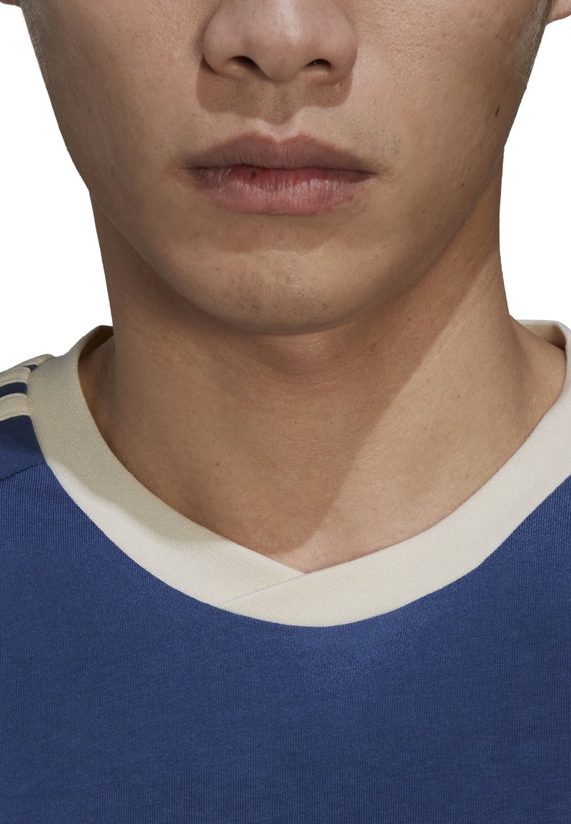 Originals MRC - Camiseta estampada - crew navy/white/azul marino Zalando.es