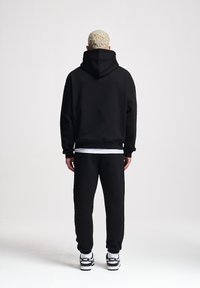2Y Studios BASIC  - Donji dijelovi trenirke - black
