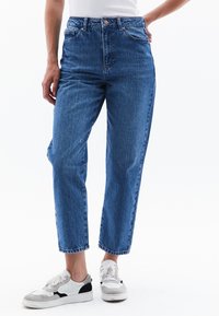 MOM  MIT ULTRA  - Jeans Relaxed Fit - mid blue denim