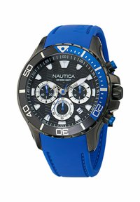 Reloj cronógrafo negro y azul con correa de goma, que presenta un dial negro texturizado, subdiales blancos y marcadores de hora luminiscentes.