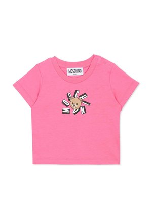Camicia rosa in cotone a maniche corte con grafica di un orso e la scritta "MOSCHINO." Include chiusura a scatto sulla spalla per facilitare la vestizione.