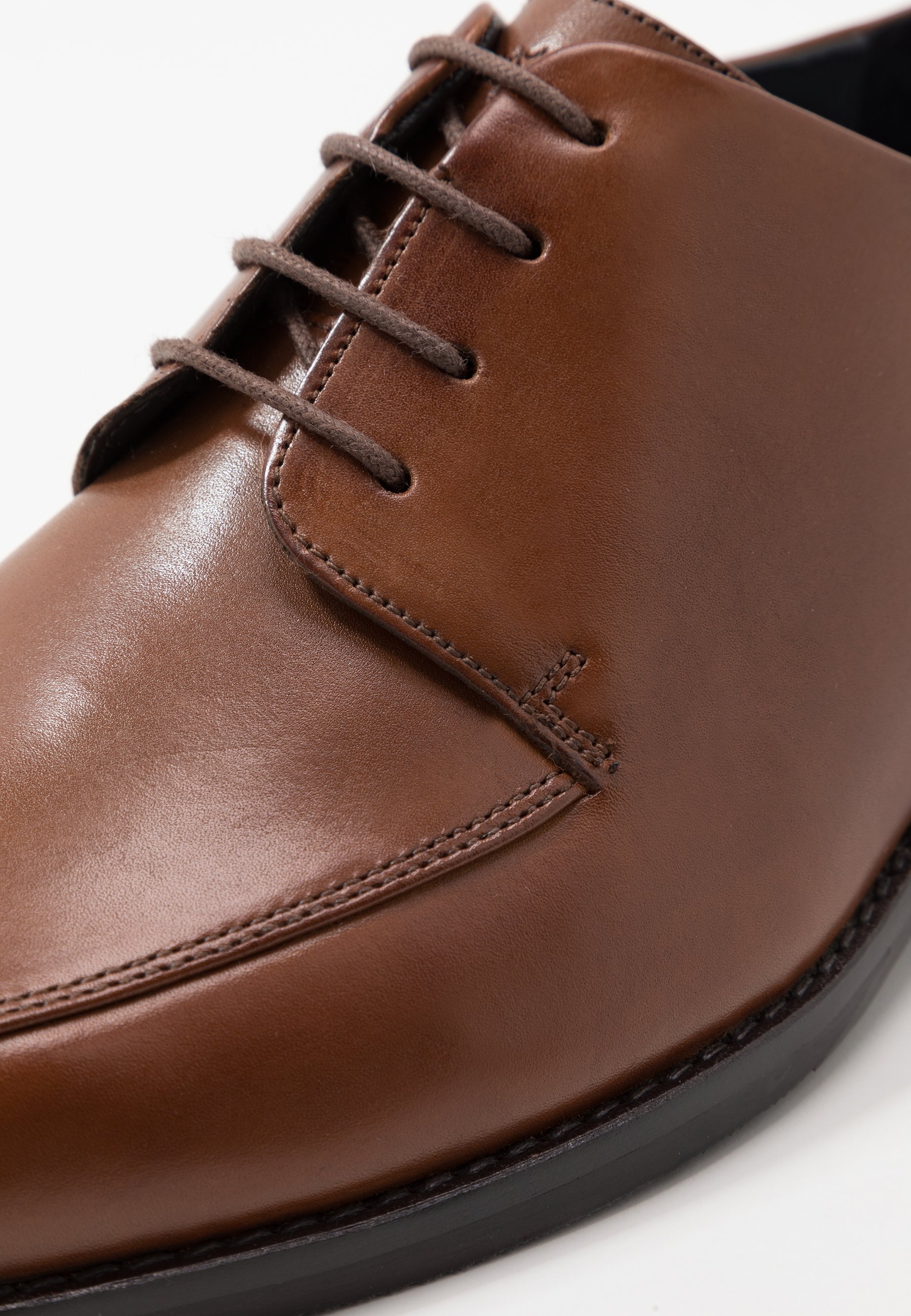JOOP! PHILEMON PISTA LACE UP Pensko med snøring cognac Ted Baker TRIFP Pensko med snøring tan Zalando.no