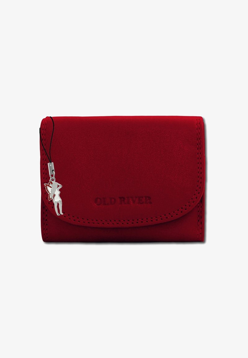 Portefeuille en cuir rouge avec une texture lisse, doté d'un bord cousu, d'un logo en relief "OLD RIVER" et d'un charme en argent attaché par une boucle.