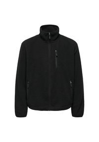 Crna flis jakna s visokim ovratnikom, prednjim patentnim zatvaračem, dvije bočne džepove s patentnim zatvaračem i jednim džepom na prsima s patentnim zatvaračem, prikazana na bijeloj pozadini.