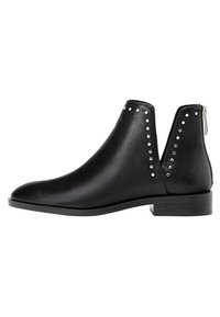 Stradivarius Ankle boot