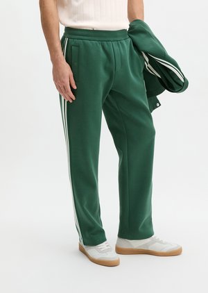 Marc O'Polo MOP CLUB '67 TRAINER PANTS, SCUBA - Παντελόνι φόρμας - ivy green