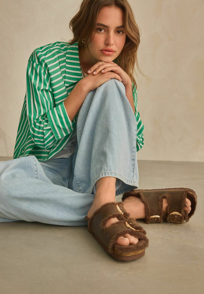 Next FOREVER COMFORT - REGULAR FIT - Papucsok - chocolate brown