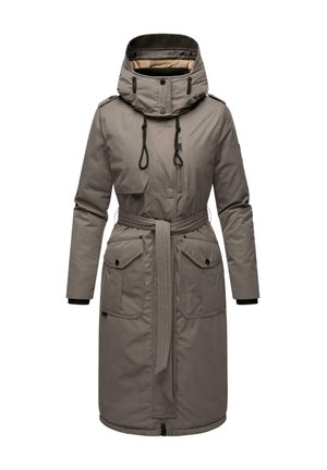 Parka longue à capuche en tissu taupe avec une taille ceinturée, deux grandes poches avant et des accents noirs contrastants, dotée d'une fermeture éclair.